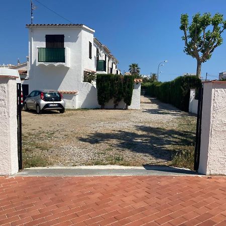 Charmante Maison Coeur De Ville 650M Plage Empuriabrava Bagian luar foto