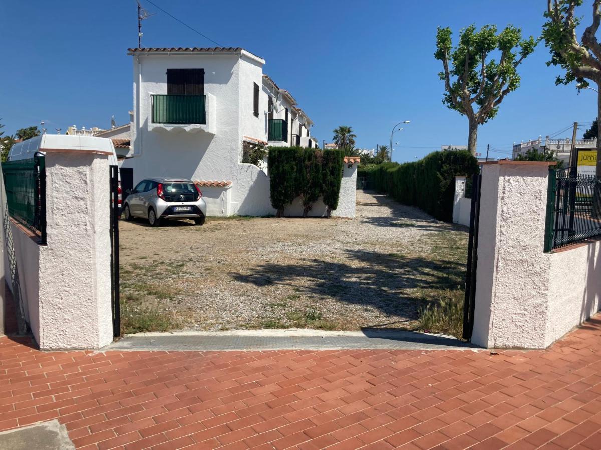 Charmante Maison Coeur De Ville 650M Plage Empuriabrava Bagian luar foto