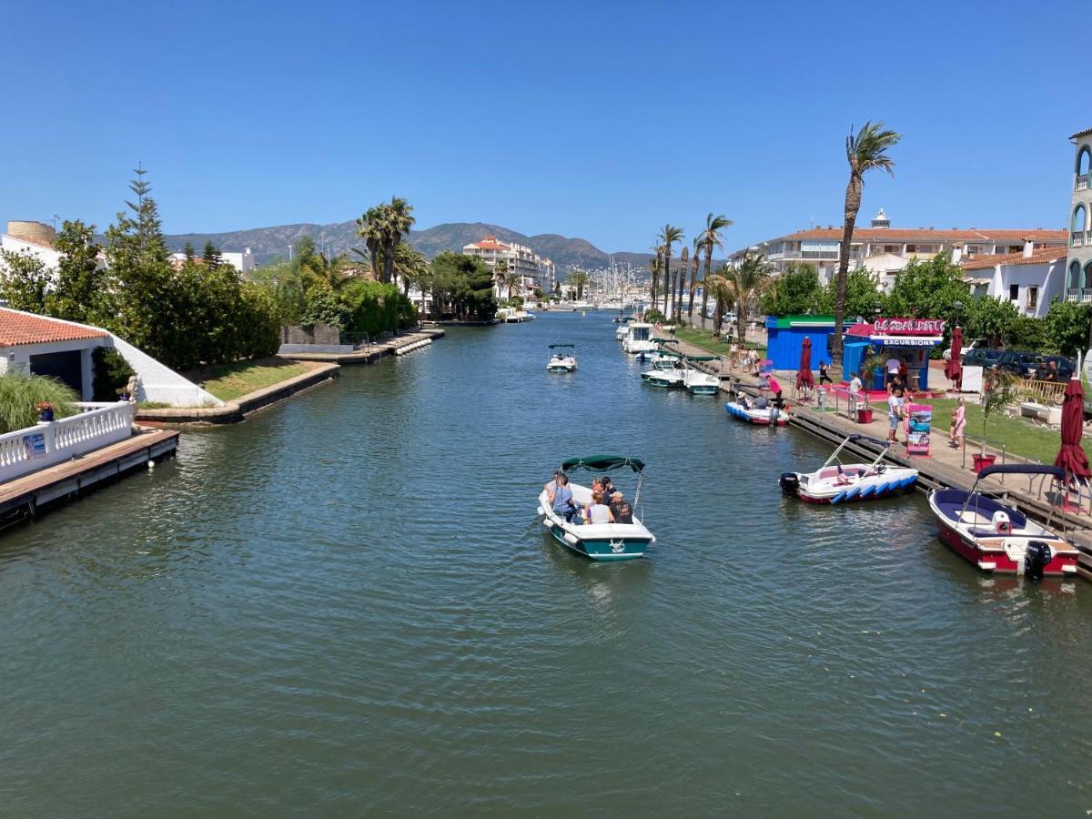 Charmante Maison Coeur De Ville 650M Plage Empuriabrava Bagian luar foto